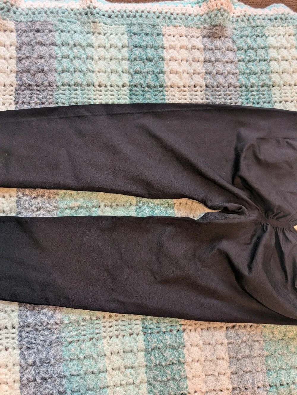 High-Waist‎ Black Leggings with Cream V-Shaped Waistband Size Large